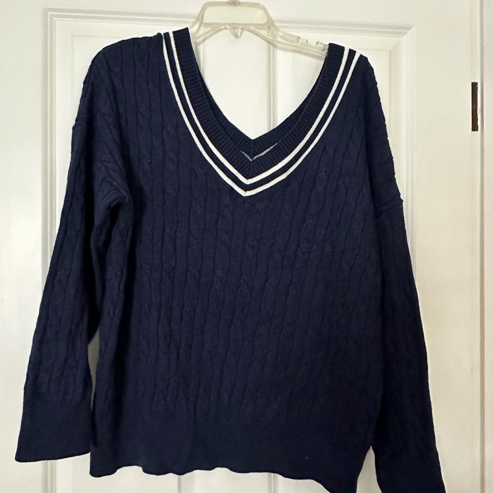Treasure and Bond Navy V-Neck Women's Sweater L